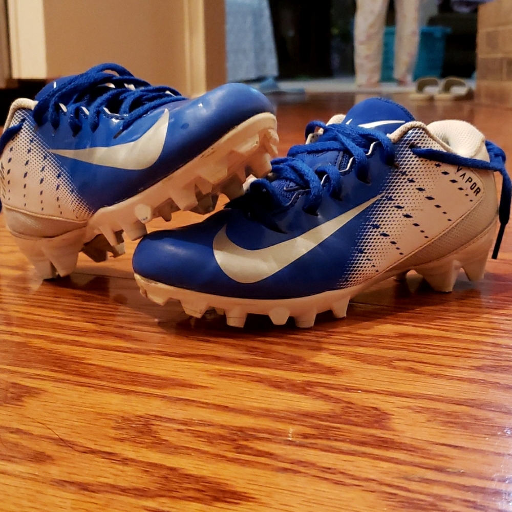 NIKE Kids soccer/football/track shoes